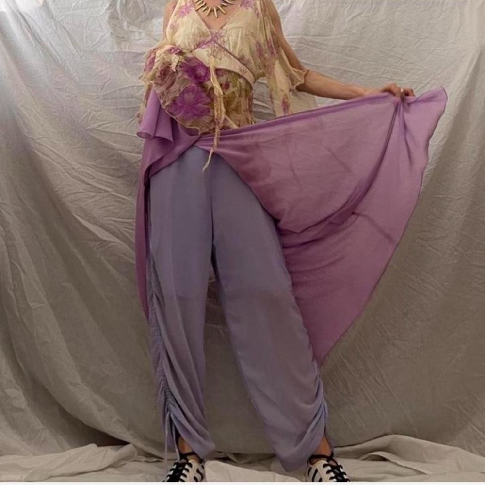 Beautiful Flowy Vintage Lilac Midi Skirt with Built in purple layered pants - Picture 4 of 7
